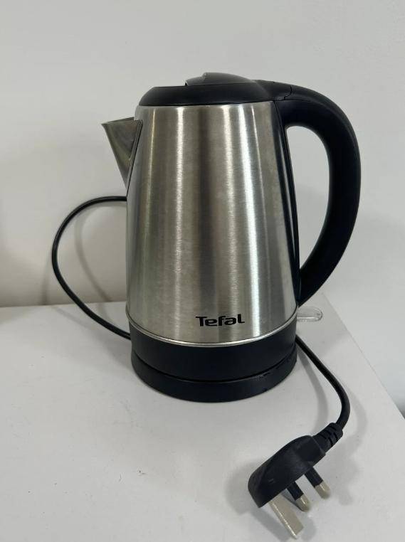 這4種電器不拔插頭，電費(fèi)蹭蹭漲，很多家庭都在悄悄浪費(fèi)錢(qián)